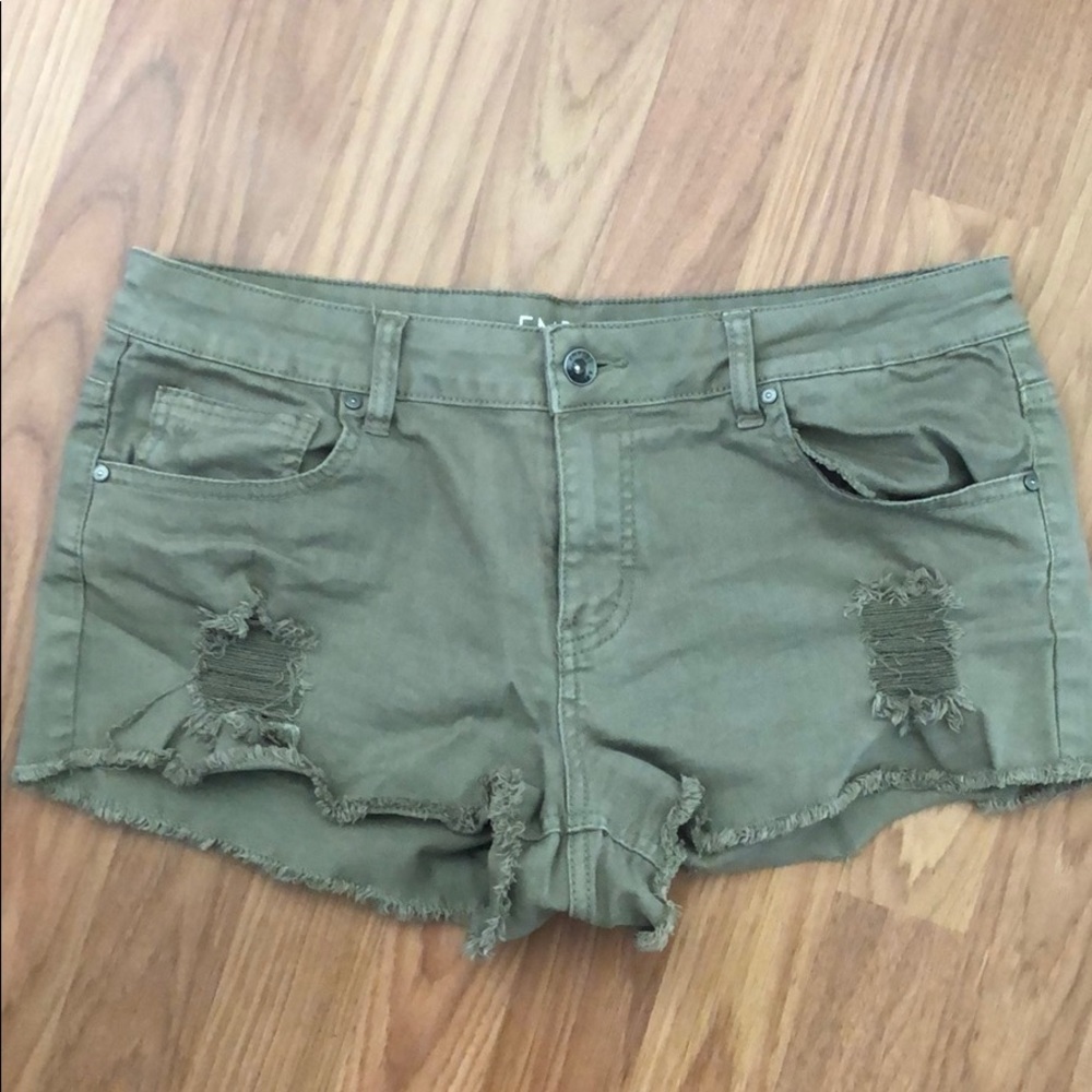 Empyre Jenna Olive Cutoff Shorts - Size 11